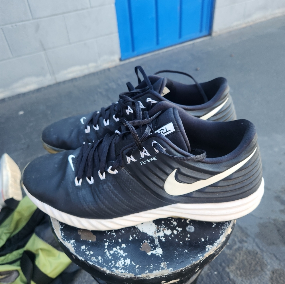 Nike Black and White Running Shoes